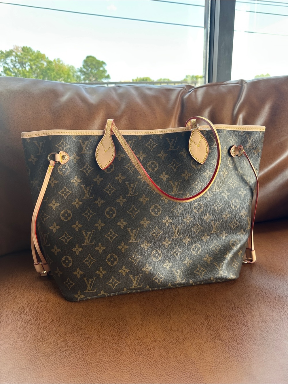 Louis Vuitton Monogram Neverfull Tote in Brown with Natural Vachetta Trim